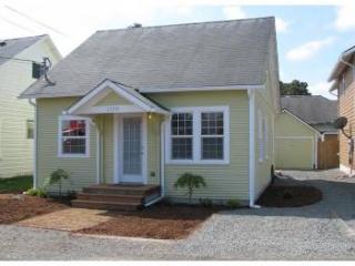 1310 44th Pl, Seaview, WA 98644-2057