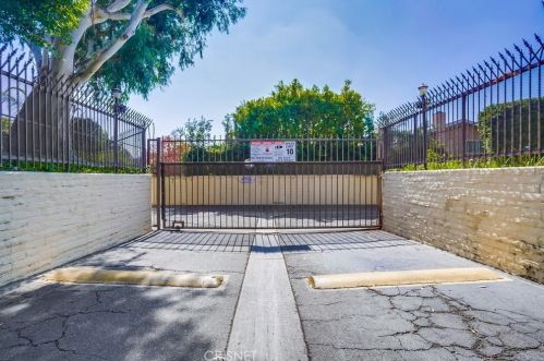 12720 Burbank Blvd, North Hollywood CA  91607-1443 exterior