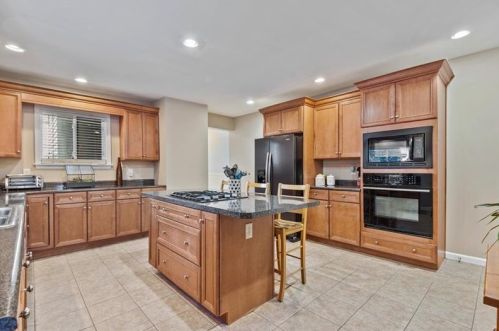 1809 Fox Way, Pittsburgh, PA 15203-1731