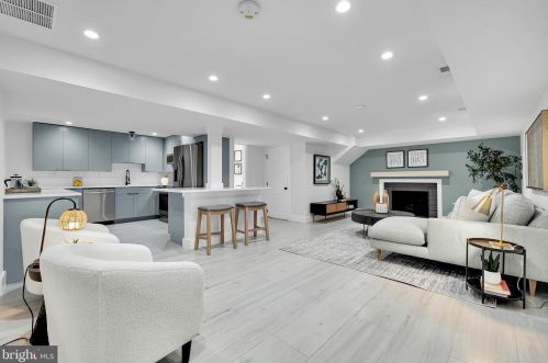 4624 Asbury Pl, Washington DC  20016-4325 exterior