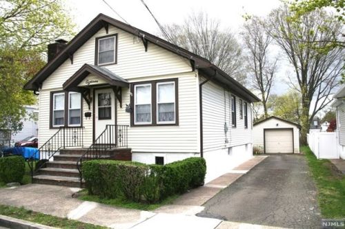 18 Parker Ave, Paterson, NJ 07506-1733
