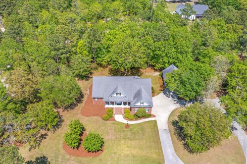 128 Porcher Dr, Bonneau SC  29431-8694 exterior