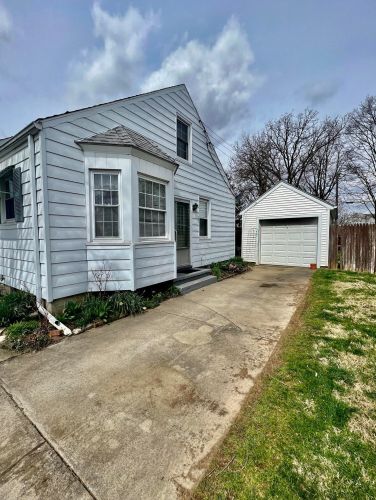 820 Willard St, Washington Ch, OH 43160-2157