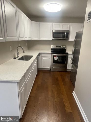 606 Denton Cir, Fredericksburg VA  22401-2704 exterior