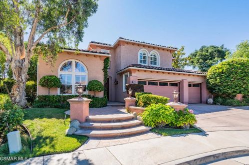 207 Evergreen Ct, Simi Valley, CA 93065-8217