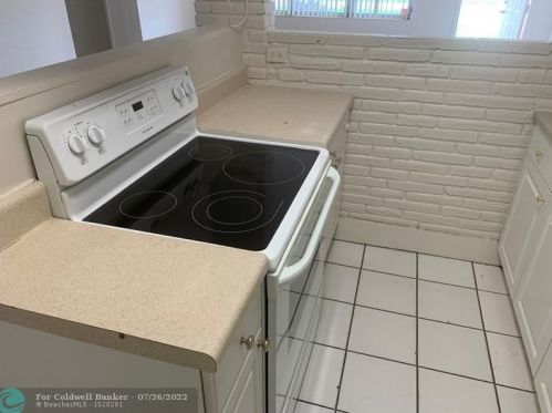 918 32nd Ave, Hollywood FL  33021-5519 exterior