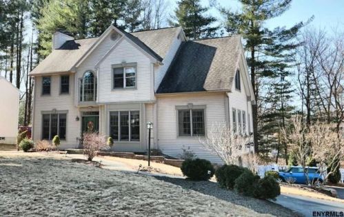 18 Mann Blvd, Clifton Park Center, NY 12065-2620