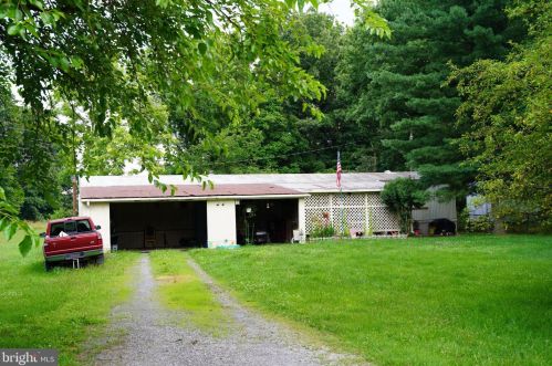 373 Smaltz Dr, Falling Waters, WV 25419-3653