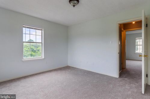 14 Mallard Ct, Charles Town WV  25414-5803 exterior