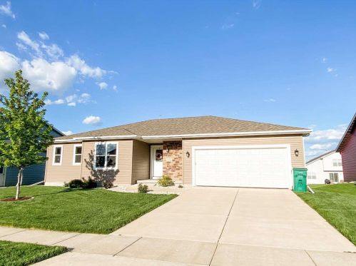 536 Falk Dr, Edgerton WI  53534-2159 exterior