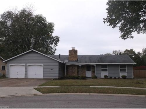 458 Waterbury Cir, Berea, OH 44017-2226