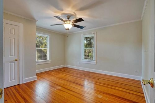 920 16 Ave, Saint Petersburg FL  33707-4113 exterior