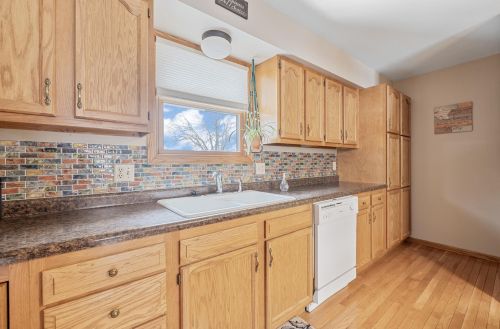 167 Paradise Dr, West Bend WI  53095-5163 exterior