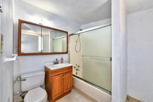 160 Thomas St, Ukiah CA  95482-5822 exterior