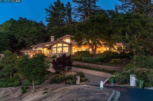 9 Gardiner Ct, Orinda, CA 94563-1412