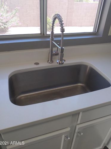 1569 Torrey Pines Ln, Chandler AZ  85249-8523 exterior