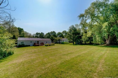 213 Basswood Dr, Middletown, CT 06457-2054
