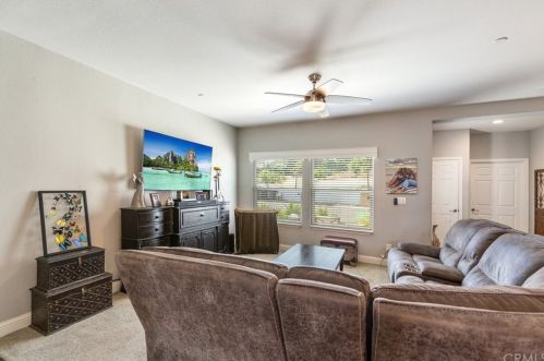 29885 Camino Del Sol Dr, Temecula CA  92592-2114 exterior