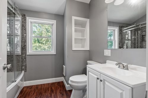 1 James St, Derry NH  03038-4525 exterior