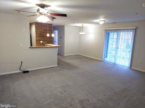 24 Highbridge Ln, West Deptford, NJ 08086-2254