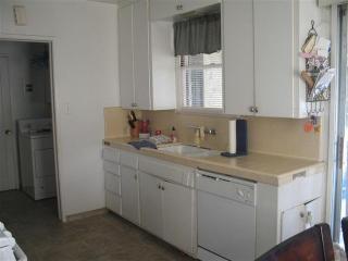 13 Columbus St, Bakersfield, CA 93305-1703
