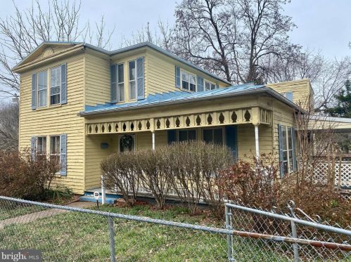 410 Washington St, Charles Town WV  25414-1078 exterior