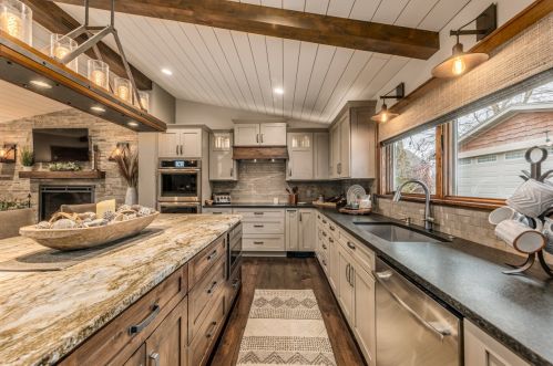 7338 Wind Lake Rd, Waterford, WI 53185-1510