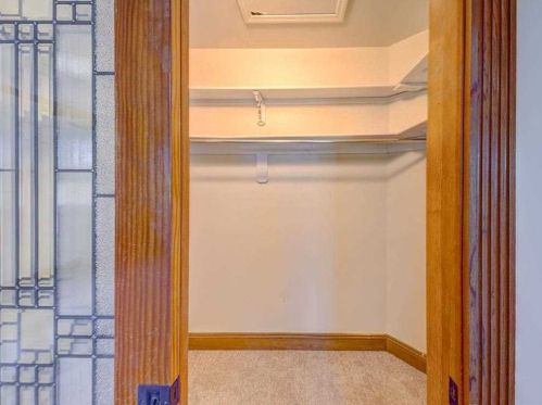 19 Hawthorn Ct, Fishkill NY  12524-2616 exterior