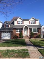 158 Summit Ave, Lyndhurst NJ  07071-1247 exterior