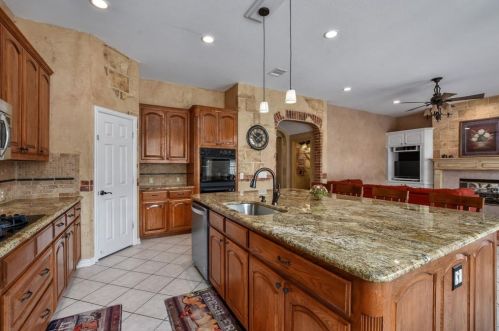 2808 Pasadena Pl, Lewisville TX  75022-5150 exterior