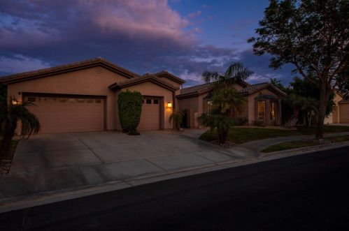 8 King Edward Ct, Rancho Mirage CA  92270-1621 exterior