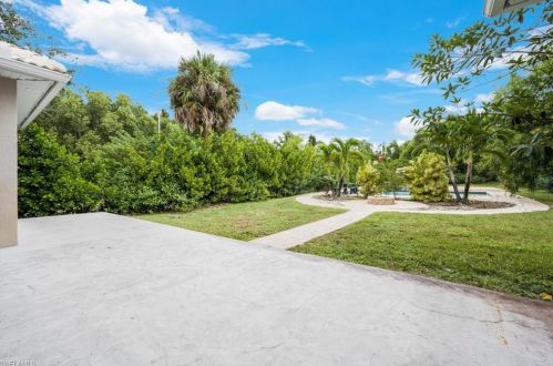 3120 68 St, Naples FL 34105-7225 exterior