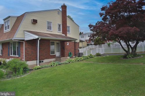 1815 Dartmouth Dr, Norristown, PA 19401-5410