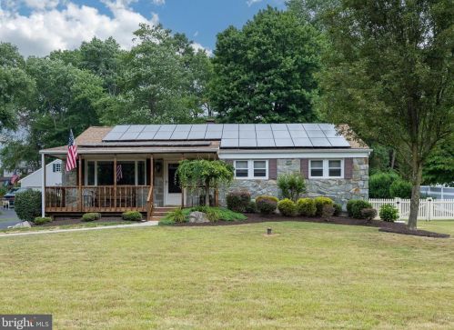 15 Stoneham Rd, Collegeville, PA 19426-3419