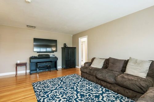 5143 Leo St, San Diego, CA 92115-1536