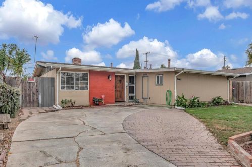 1666 Christopher St, San Jose, CA 95122-2109