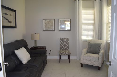 725 Leonardo Cir, Fort Pierce FL  34986-4355 exterior