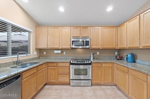 16030 18th Ave, Phoenix AZ  85045-1752 exterior