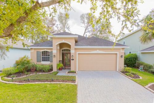 121 Birchmont Dr, Deland, FL 32724-8851