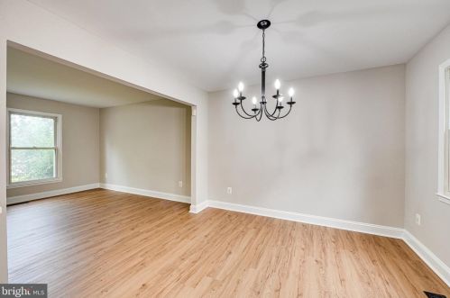 626 Worchester St, Herndon VA  20170-3139 exterior