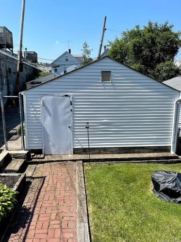 14 Stephenson Blvd, New Rochelle NY  10801-4402 exterior