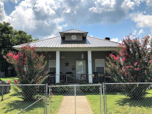 1128 Maple St, Offutt, KY 41240-1338