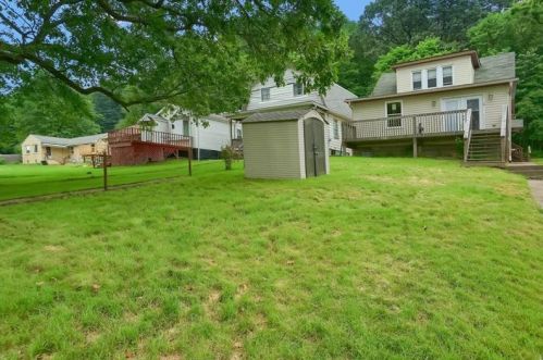 2116 Beaver Rd, Ambridge, PA 15003-1825