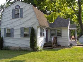 287 Old Haverstraw Rd, Congers, NY 10920-1217