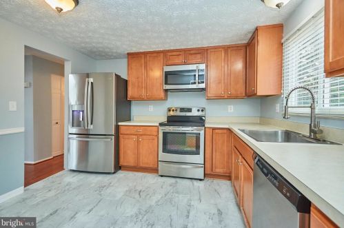 12414 Rock Ridge Rd, Herndon, VA 20170-5722
