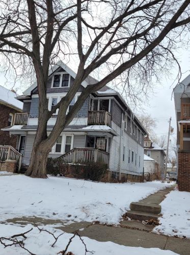 2449 50th St, Milwaukee WI  53210-2815 exterior