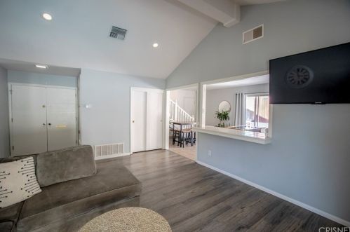 14816 Daisy Meadow St, Santa Clarita, CA 91387-1912