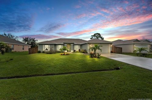 257 Inwood Ave, Fort Pierce, FL 34984-4921