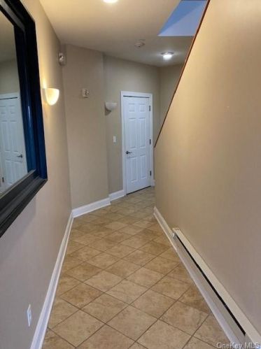 1701 Saratoga Ln, Fishkill, NY 12524-4951
