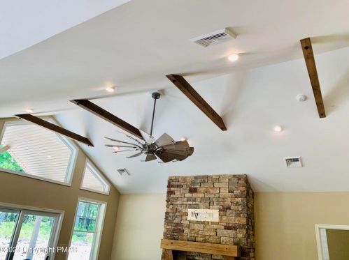 19 Masters Ln, Hazle Township PA  18202-9167 exterior